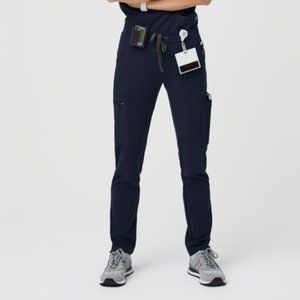 Figs Yola Skinny Scrub Pants!